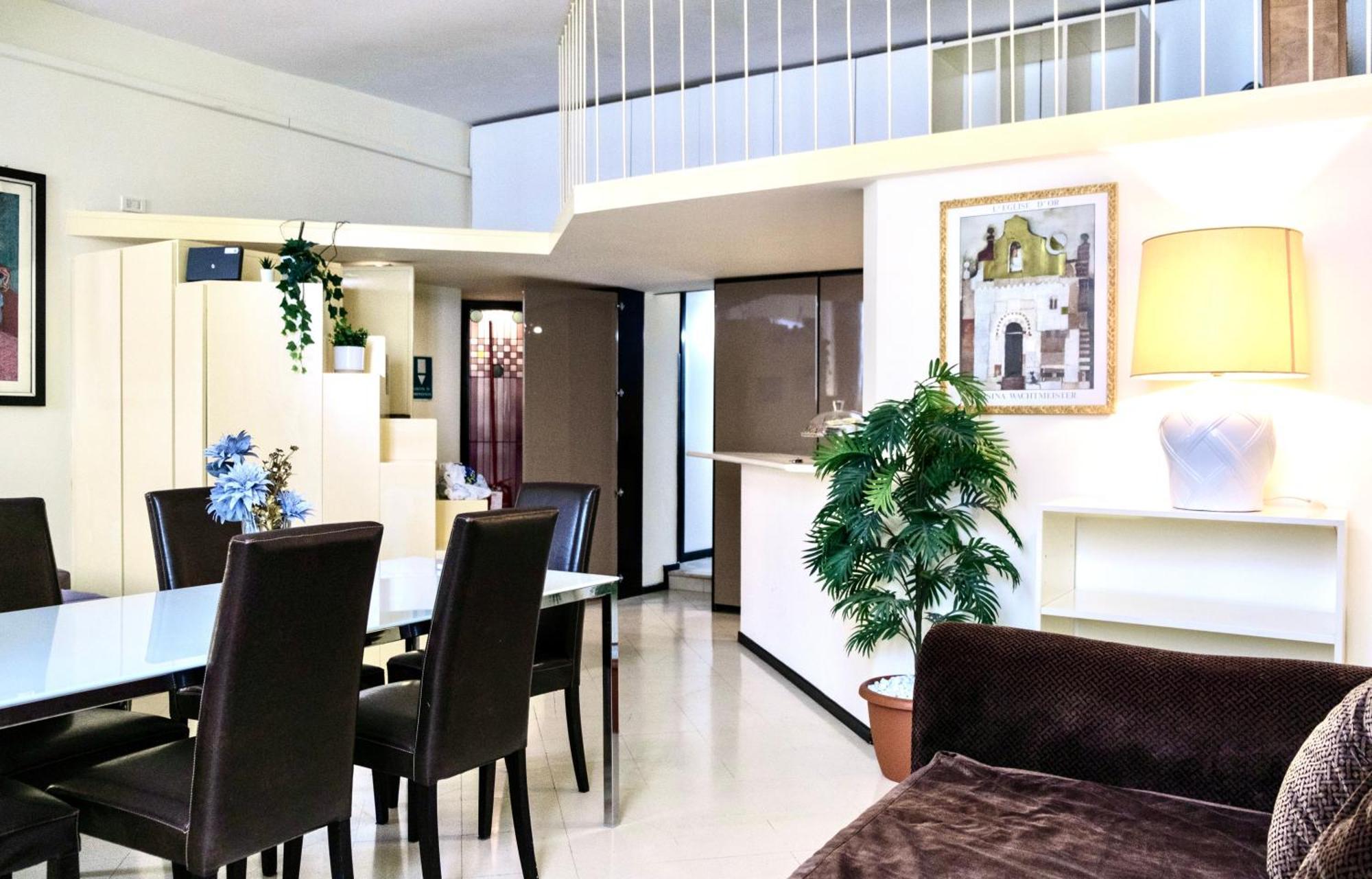 Apartment - Walk To Navona - Full Kitchen - Fast Wi-fi & A-c *